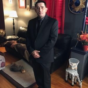 Meet your Posher, Carlos